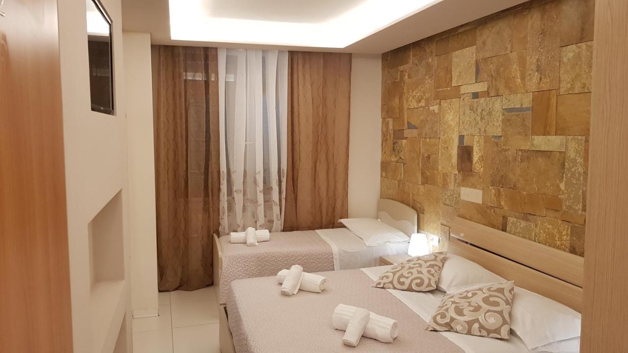 Affittacamere Casa Brajan ฟอลลอนนีกา ภายนอก รูปภาพ