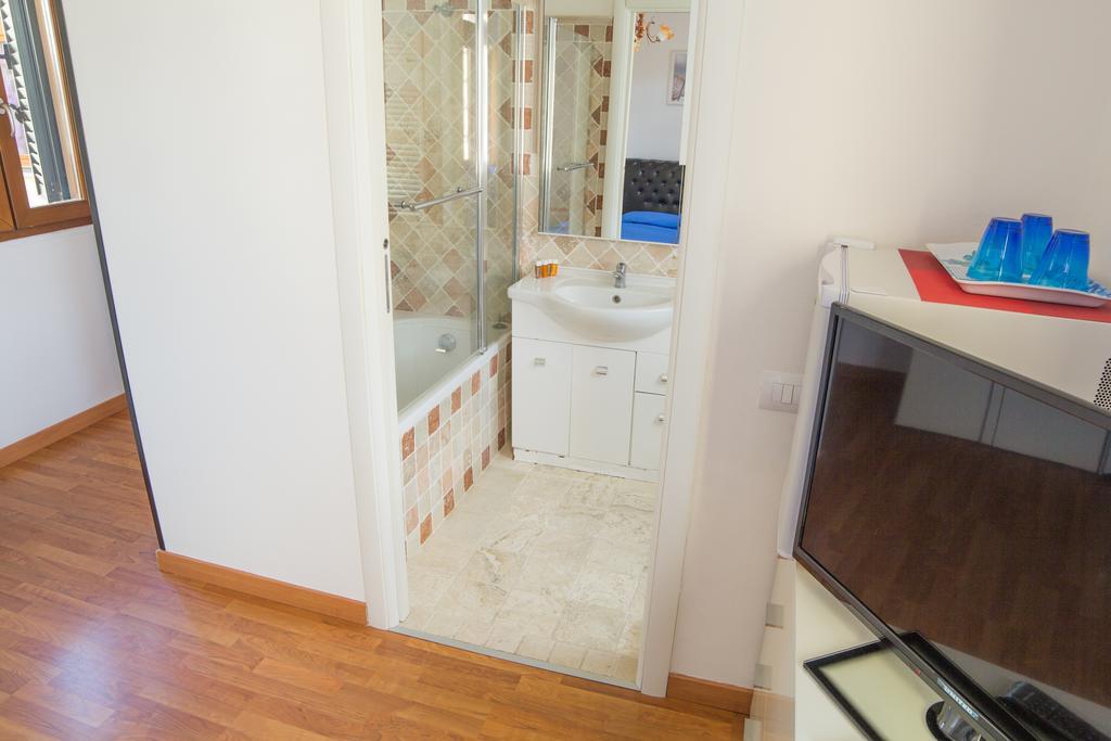 Affittacamere Casa Brajan ฟอลลอนนีกา ภายนอก รูปภาพ